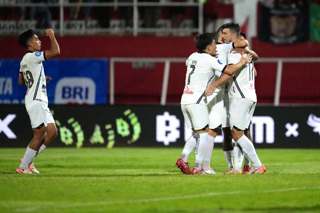 Kabar Buruk, Persija Harus Bayar Mahal Kemenangan atas Persik