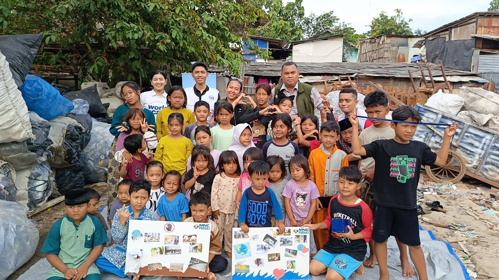 MNC Peduli dan Park Hyatt Jakarta Beri Edukasi dan Salurkan Makanan untuk Warga Lebak Bulus