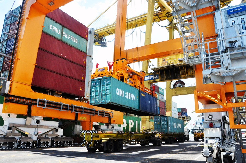 Surplus Neraca Dagang RI Anjlok jadi 0,16 Miliar Dolar per April 2025