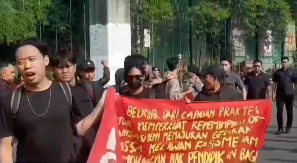 Anarkis, 13 Pendemo Hari Buruh di DPR Ditangkap Polisi