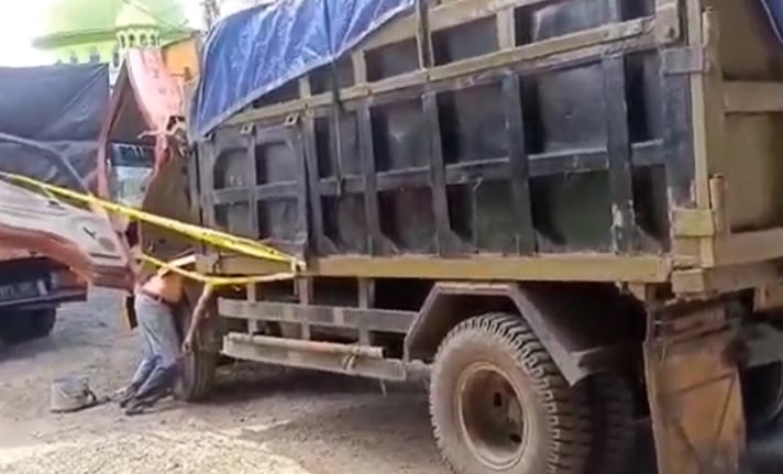 Sopir Dump Truk Tewas di Bawah Jembatan Tol Gempol, Diduga Kesembur Air Radiator