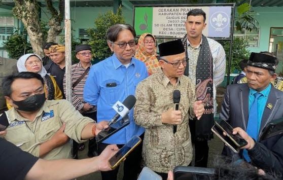Wamendikdasmen Bungkam soal Ratusan Siswa di Bandung Keracunan Makanan MBG