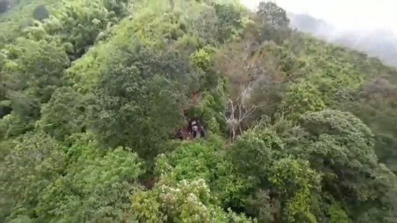 Tim SAR Kesulitan Evakuasi Jenazah Pelajar yang Jatuh di Jurang Gunung Saeng Bondowoso