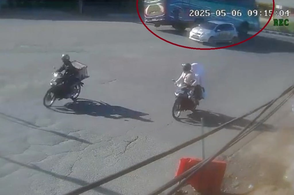 Ngeri! Detik-detik Bus ALS Terbalik Tewaskan 12 Orang di Padang Panjang Terekam CCTV