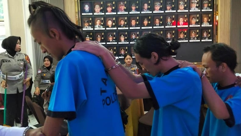 4 Perusuh dan Perusak Mobil Polisi saat May Day di Bandung Ditangkap, Kelompok Anarko