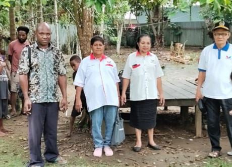 Legislator Partai Perindo Musa Mallisa Bantu Korban Kebakaran di Nabire