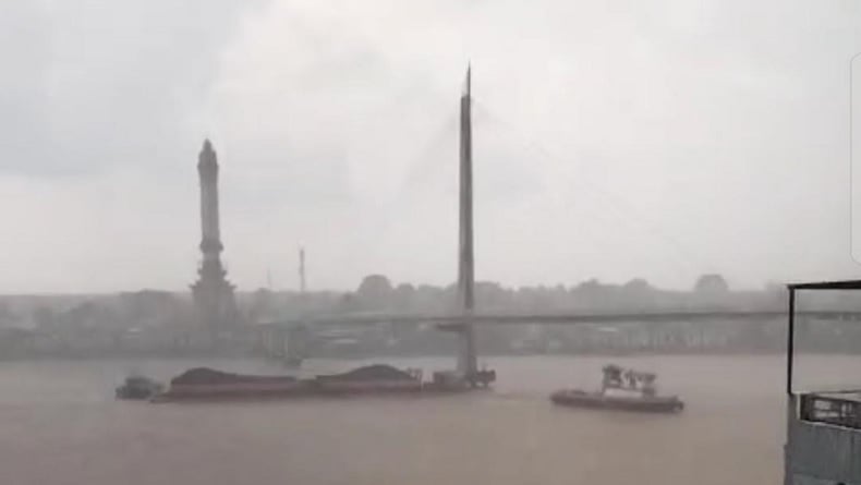 Kejadian Lagi, Kapal Batu Bara Tabrak Tiang Fender Jembatan Gentala Arasy Jambi