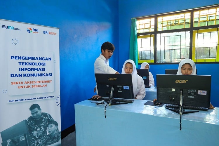 Bangun SDM Unggul, BRI Salurkan Bantuan Infrastruktur Teknologi di Daerah 3T