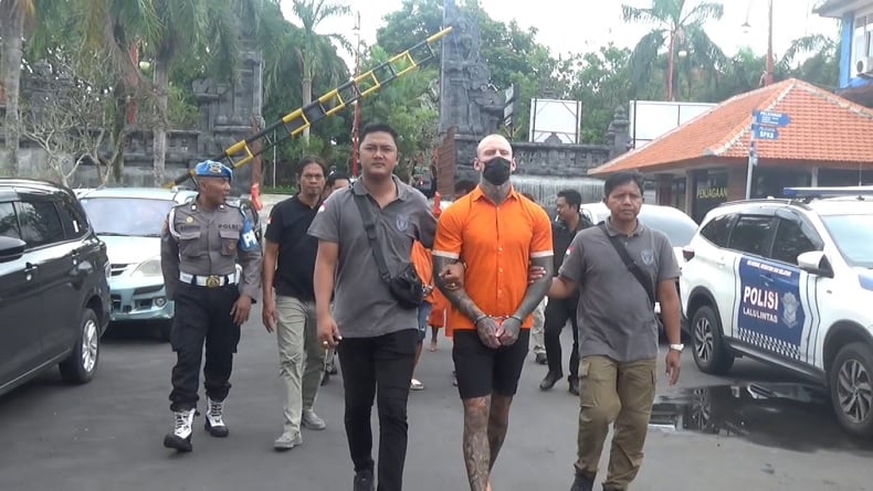 Tak Terima Ditegur karena Berkendara Ugal-ugalan, WNA asal Inggris Aniaya Warga Bali