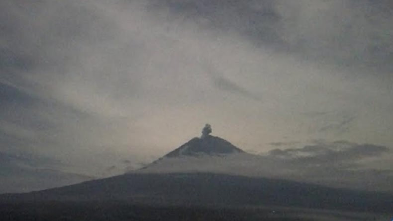 Gunung Semeru Erupsi, Warga Diminta Waspada  