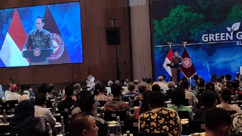 AHY Sebut Proyek Tanggul Laut Raksasa Benteng Pertahanan Pesisir