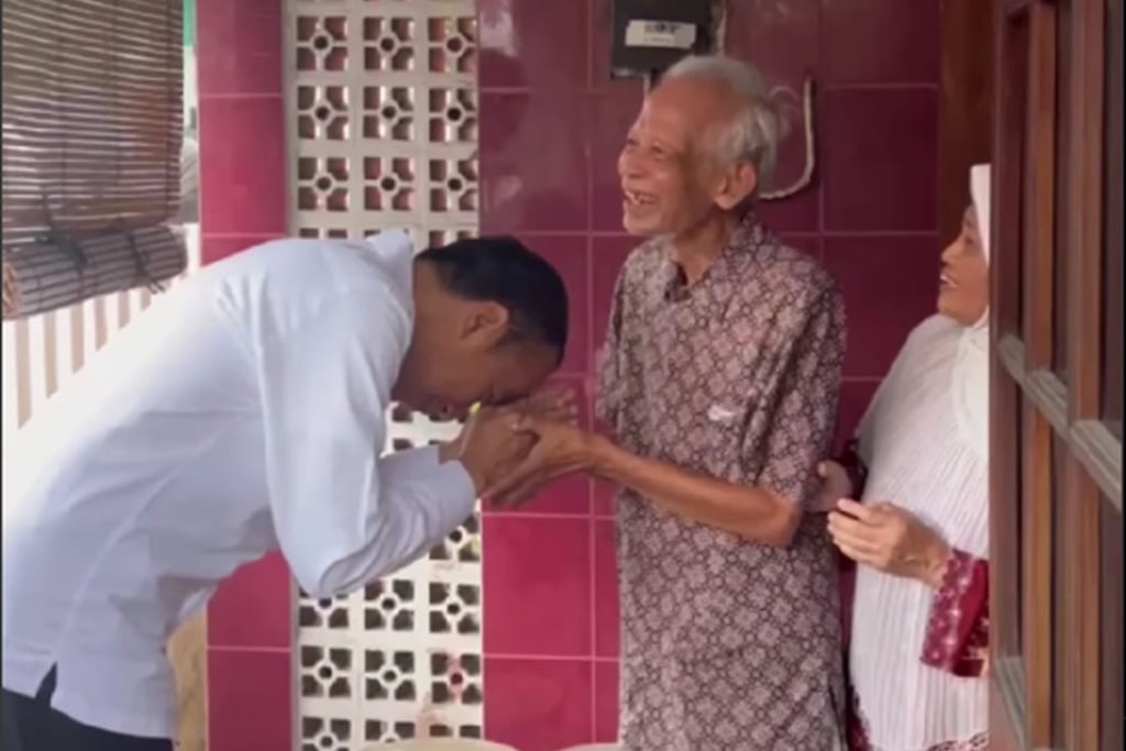 Jokowi Sowan ke Kasmudjo Dosen Pembimbing Akademiknya di UGM, Doakan Sehat Selalu