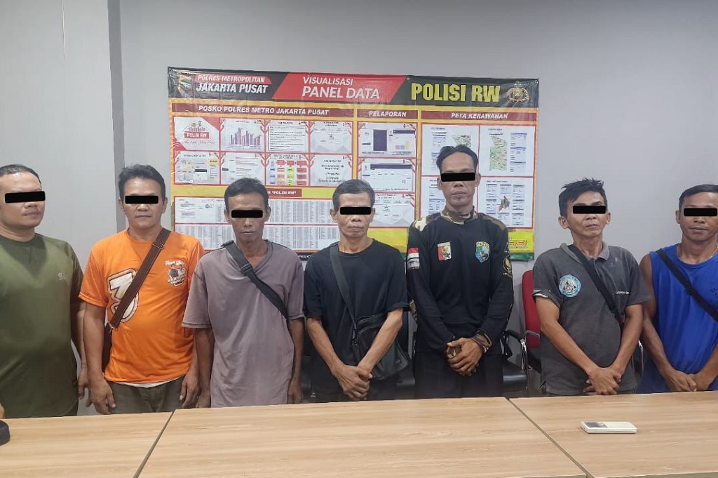 Komplotan Preman Berulah di Pasar Senen, Palak Warga yang Bayar Parkir Resmi