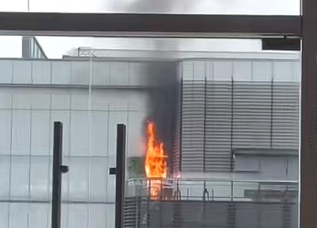 Viral Kebakaran di Mal Bintaro XChange, Api Berkobar di Bagian Atas Gedung