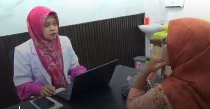 Viral Dokter Cantik di Ponorogo Gratiskan Biaya Berobat Warga Miskin dan Ojol