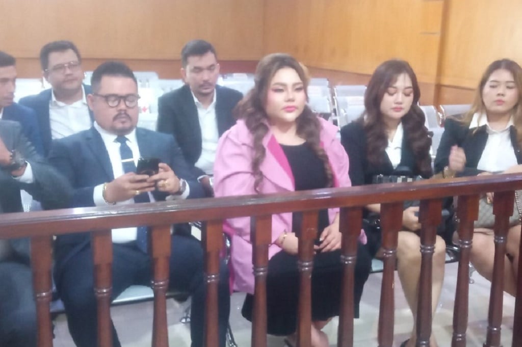 Sidang Perdana Gugatan Lisa Mariana ke Ridwan Kamil di PN Bandung, Tergugat Minta Penundaan