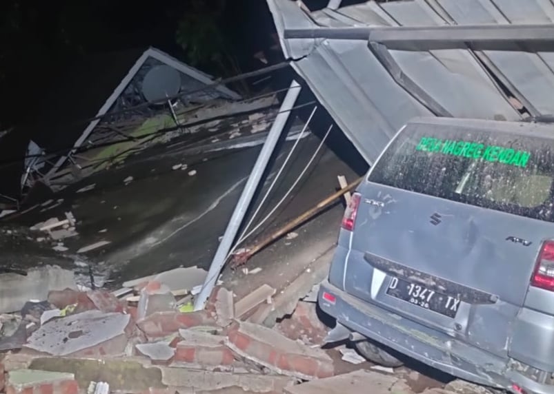 Longsor di Nagrek Bandung Rusak Kantor Desa dan Rumah Warga, 3 Orang Luka 28 Mengungsi