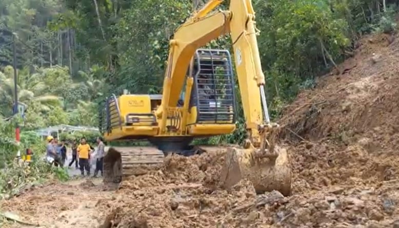 Longsor Landa Trenggalek, 10 Rumah Tertimbun dan 6 Warga Hilang