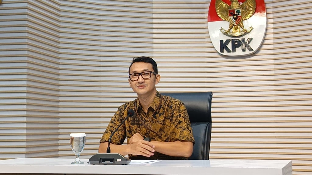 KPK Sita 3 Mobil usai Geledah Kantor Kemnaker
