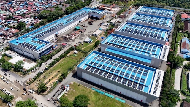 Pertamina Resmikan PLTS Atap Terbesar di Lingkungan Operasional Kilang