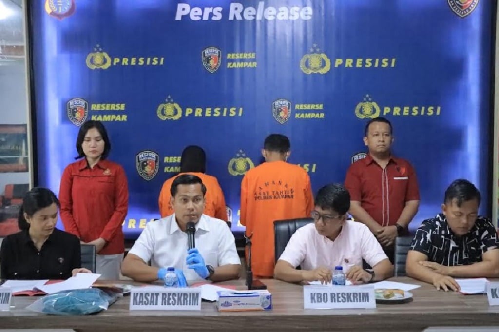 Fakta Kasus Anak Dipaksa Ibu dan Ayah Tiri Threesome di Kampar, Sudah Berlangsung 11 Tahun