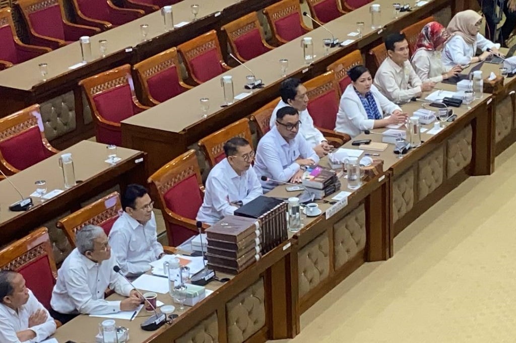 Tak Ada Istilah Orde Lama di Penulisan Ulang Sejarah, Ini Kata Fadli Zon