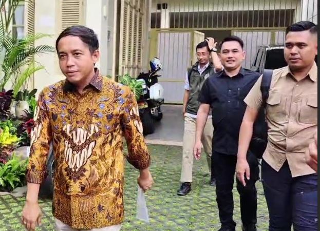 Raja Juli Antoni Temui Jokowi di Solo, Jajaki Peluang Gabung PSI