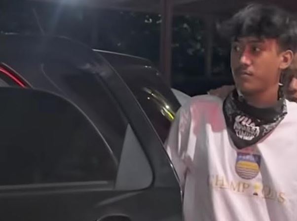Tampang Oknum Bobotoh Perusak Rumput dan Jaring Gawang Stadion GBLA Bandung
