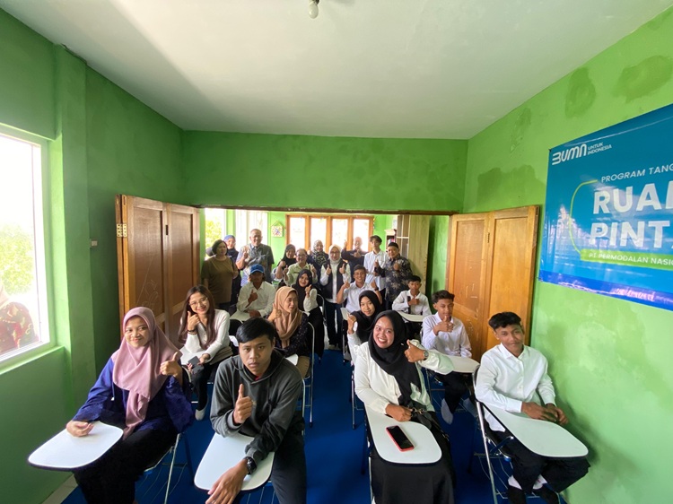 PNM Beri Fasilitas Sekolah Kejar Paket Gratis di PKBM Mandiri Kabupaten Malang