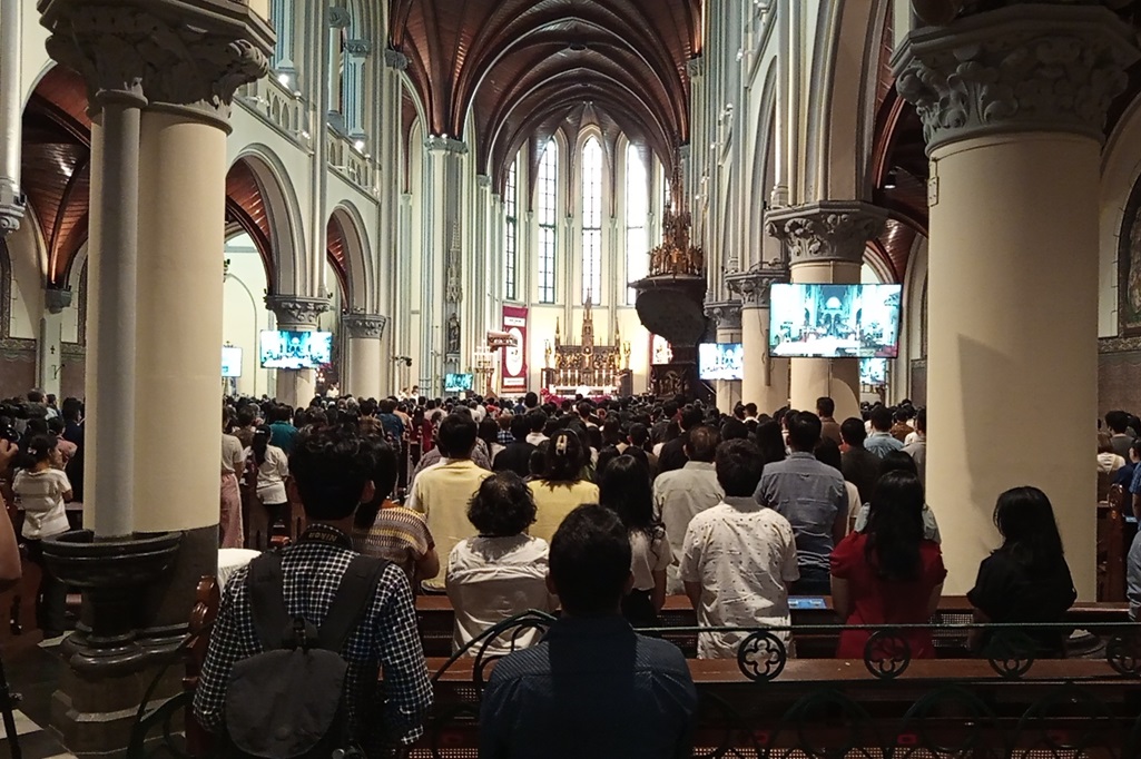 Umat Katolik Padati Gereja Katedral Jakarta, Khusyuk Jalani Misa Kenaikan Yesus Kristus