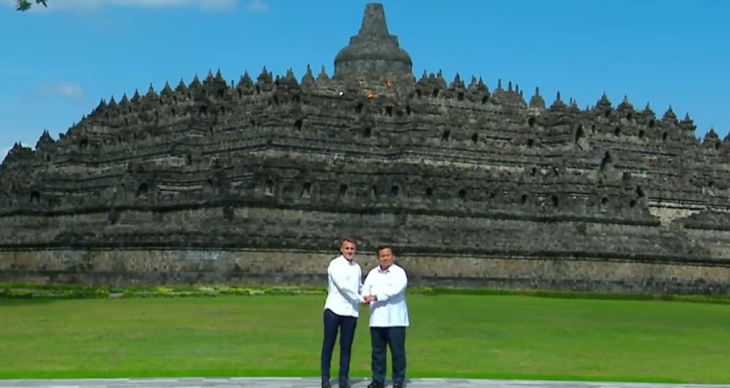 Prabowo dan Macron Tiba di Candi Borobudur usai Kunjungi Akmil Magelang