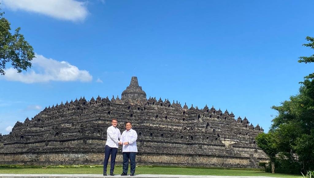 Prabowo dan Macron Tiba di Candi Borobudur usai Kunjungi Akmil Magelang