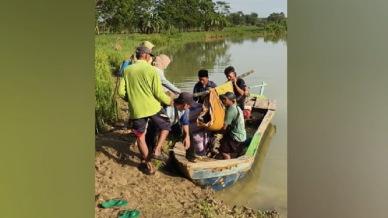 Perjuangan Ibu Akan Melahirkan di Pandeglang akibat Jalan Rusak, 2 Jam Arungi Sungai