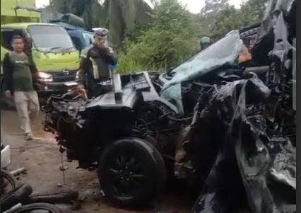 Kecelakaan di Muarojambi Innova Tabrak Truk, ASN Tanjab Timur Tewas 2 Luka