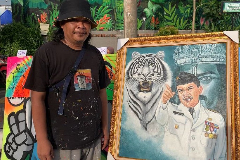 CFD Depok, Lukisan Dedi Mulyadi bersama Harimau Putih Jadi Sorotan Warga
