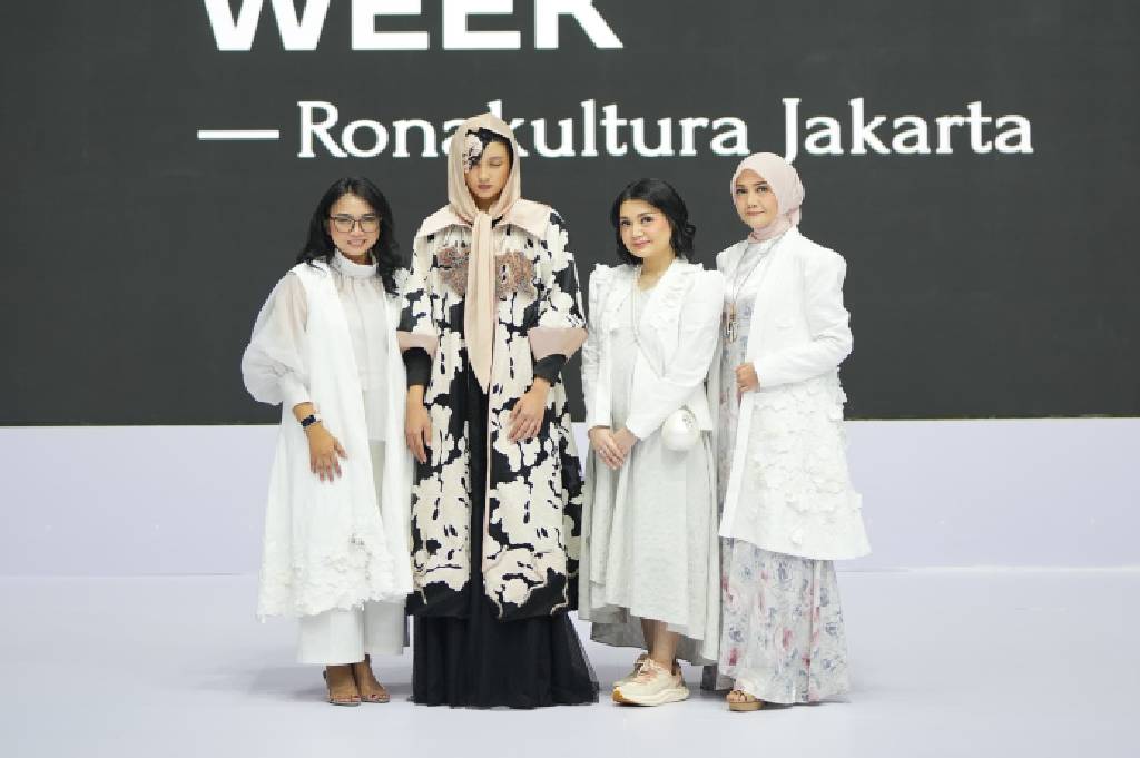 Viral Busana Ini Terinspirasi Hutan Tropis yang Magis, Mejeng di IFW 2025