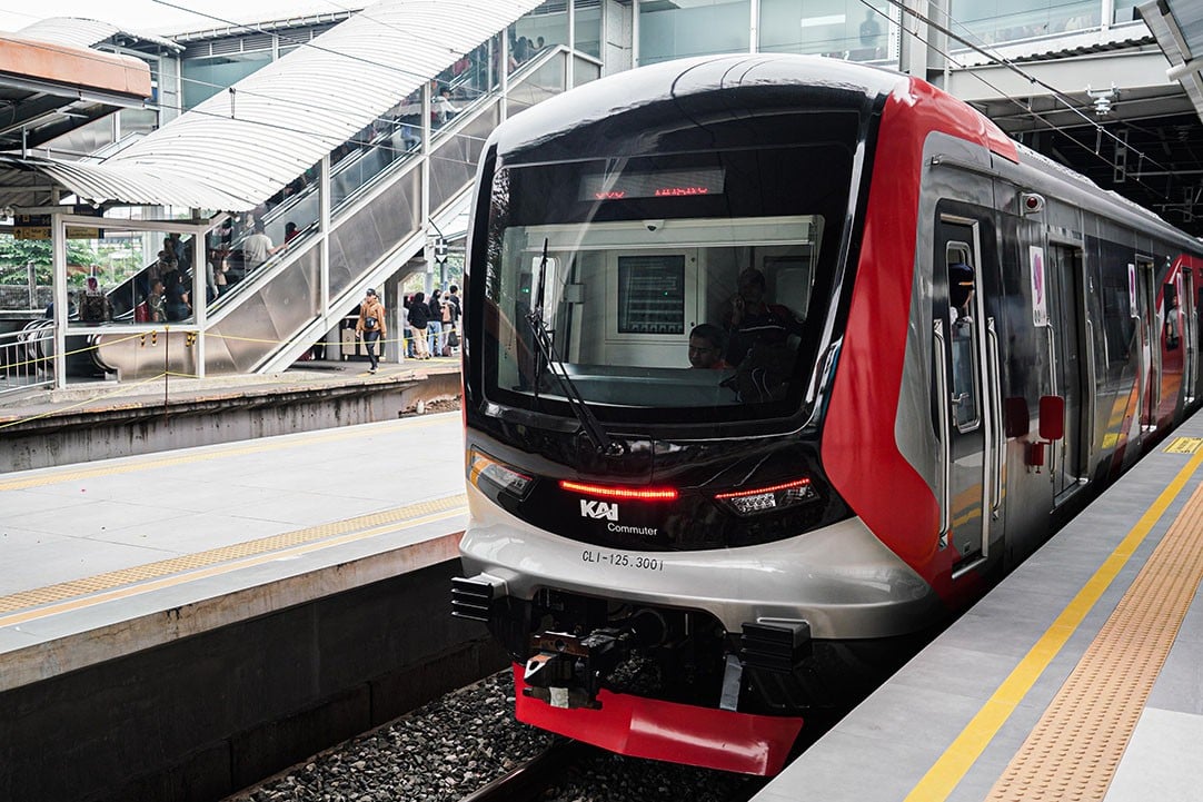 KRL asal China yang Dilempar Batu Dikandangin Sementara