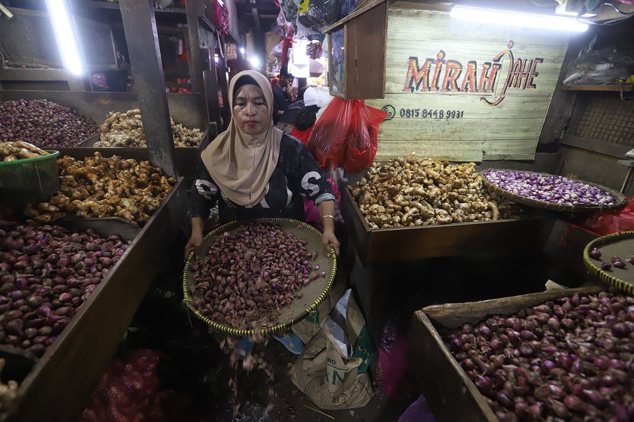 Daftar Harga Pangan Jelang HUT ke-80 RI: Minyak Goreng-Gula Naik, Beras-Cabai Turun