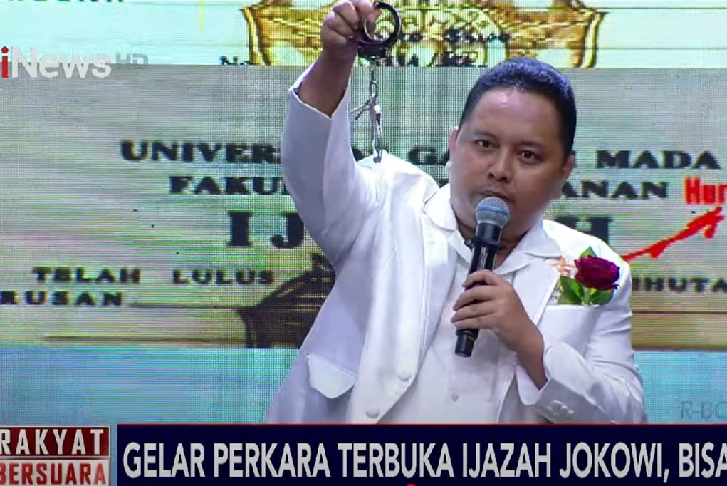 Panas! Pitra Romadoni dan Pengacara Dokter Tifa Debat saat Bahas Ijazah Jokowi, gegara Borgol