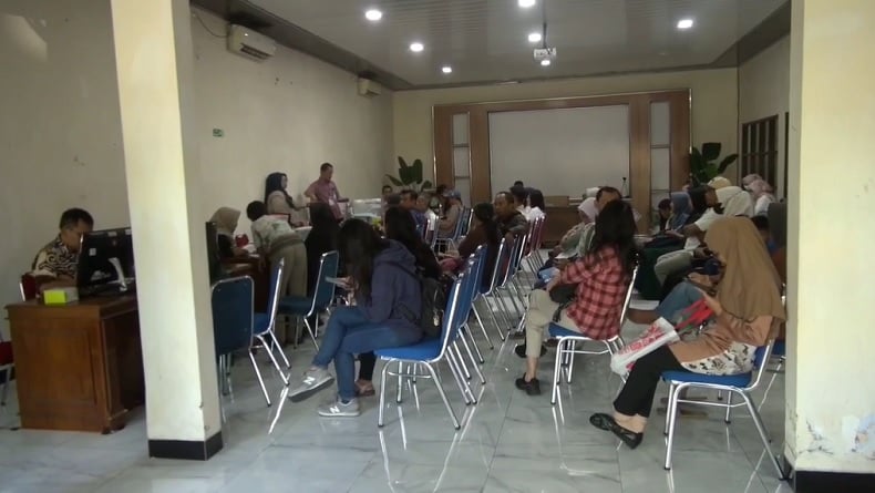 Hari Terakhir Pendaftaran SPMB, Ratusan Orang Tua Datangi Dinas Pendidikan Salatiga