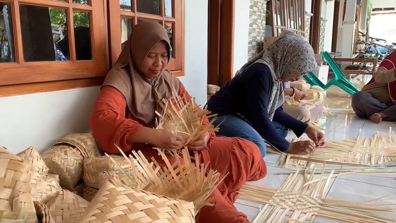 Jelang Idul Adha, Pesanan Besek di Jombang Melonjak Fantastis 