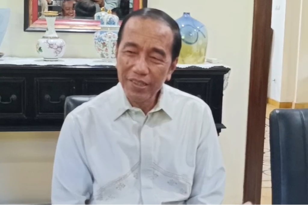 Respons Jokowi Tantang Balik yang Tuduh Skripsinya Palsu: Laporkan Saja, Saya Layani!