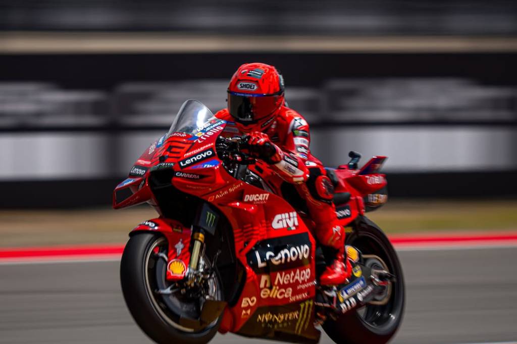 Hasil Sprint Race MotoGP Aragon 2025: Marc Marquez Bangkit Dramatis, Gresini Racing Kuasai Podium!
