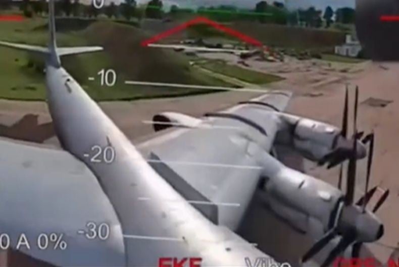 Ukraina Rilis Video Terbaru Serangan Drone Hancurkan Puluhan Pesawat Pengebom Rusia