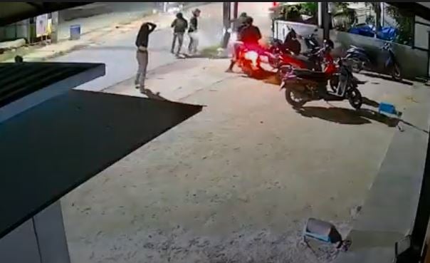Brutal! Belasan Anggota Geng Motor Serang Pemuda di Makassar, Gasak HP dan Helm