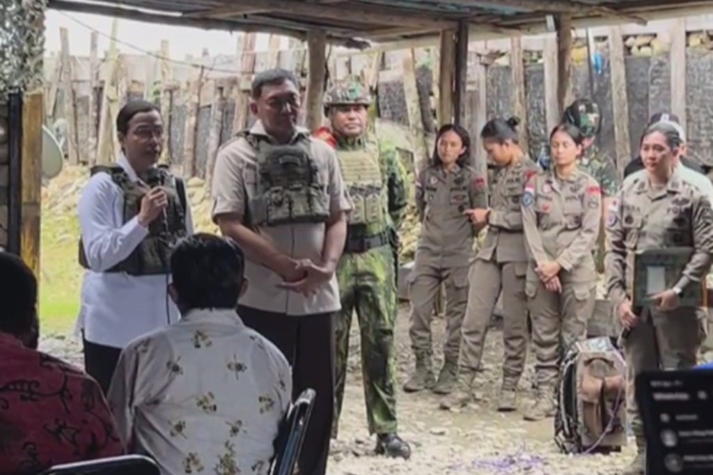 Foto-Foto Sjafrie Sjamsoeddin dan Sri Mulyani Kunjungi Nduga, Pakai Rompi Anti-Peluru