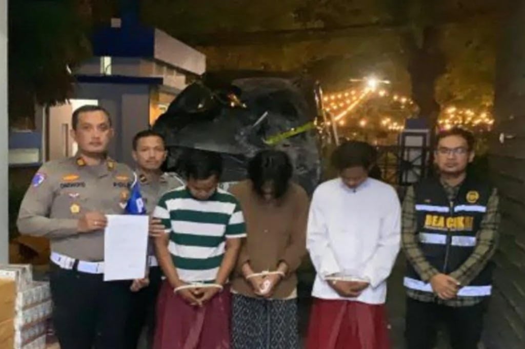 Kasus Mobil Bawa Rokok Ilegal Tabrak Rumah Warga di Bangkalan, 3 Orang Ditangkap!