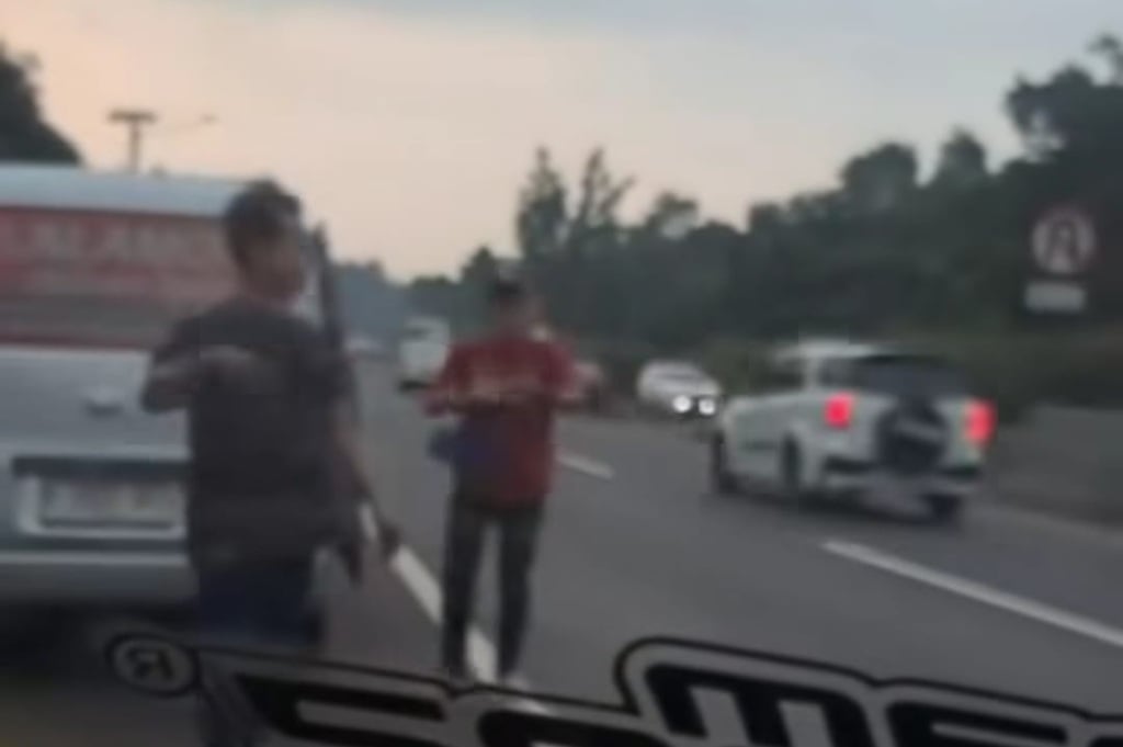 Aksi Koboi Sopir Gran Max di Tol Cipularang, Todongkan Pistol ke Pengendara Lain