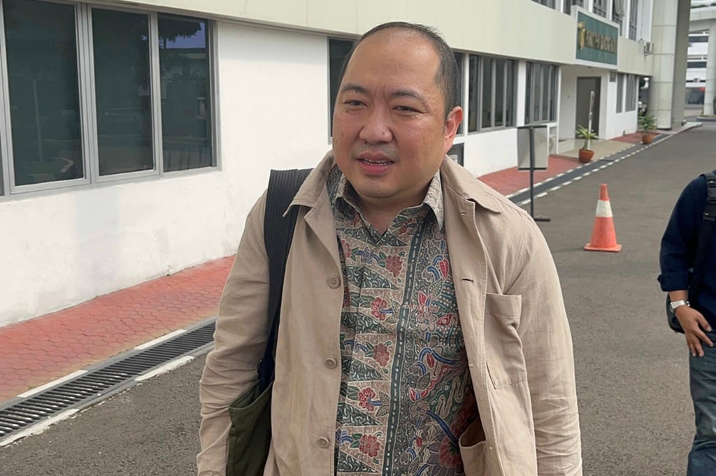 Penuhi Panggilan Kejagung, Dirut Sritex Iwan Kurniawan Lukminto Bawa Tas