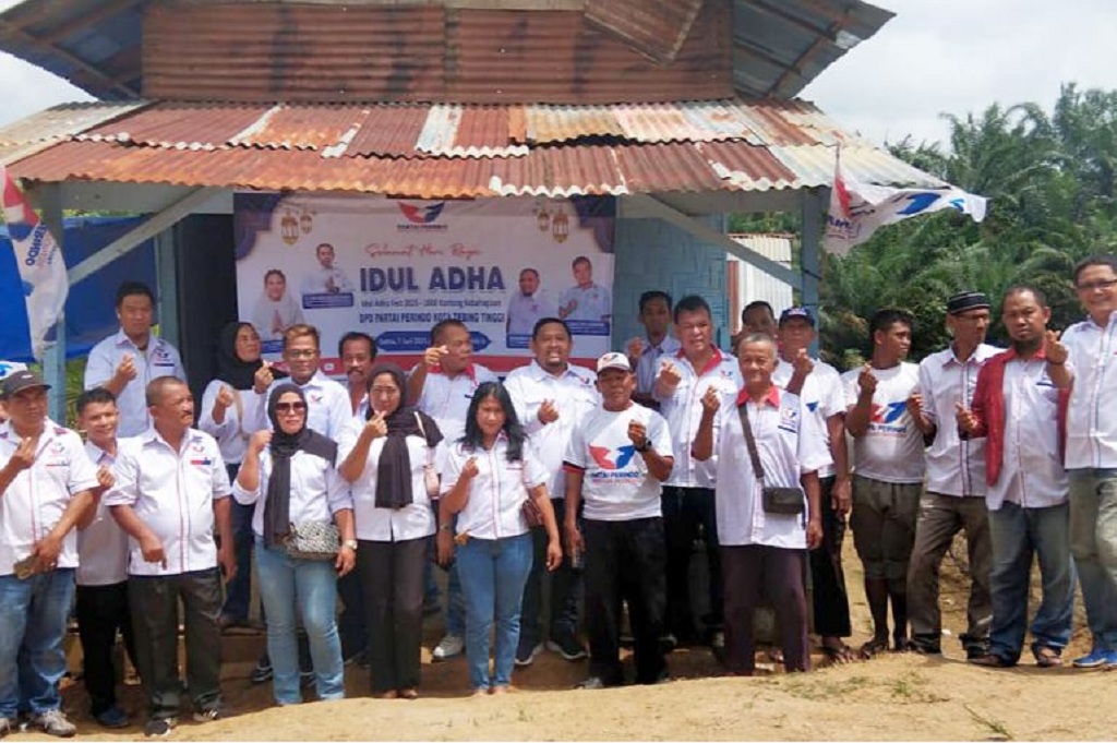 Partai Perindo Tebing Tinggi Bagikan Daging Kurban, Konsisten Hadir untuk Masyarakat